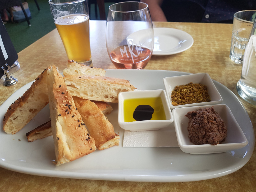 玛格丽特河假日套房酒店主图