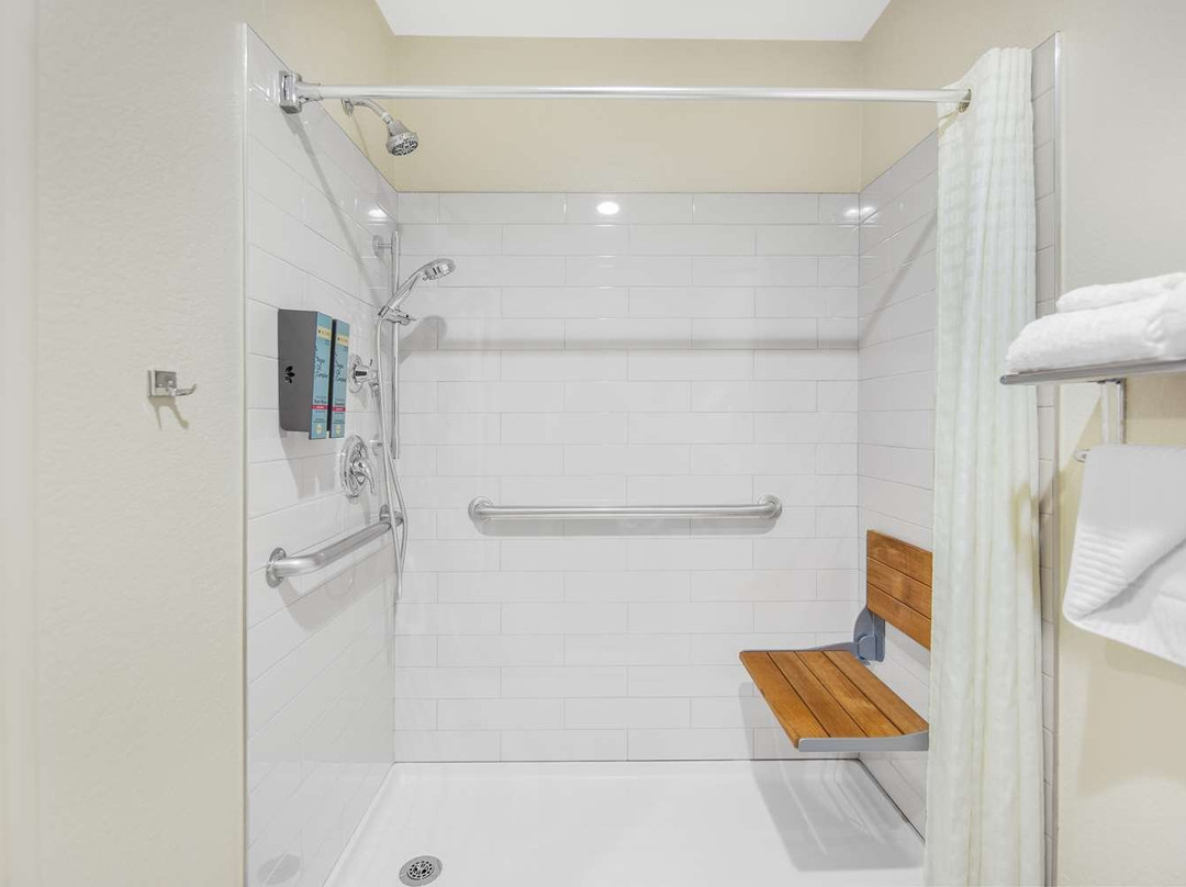 SureStay By Best Western Fontana主图