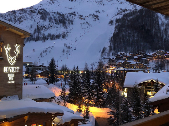 奥尔梅纳姆酒店主图