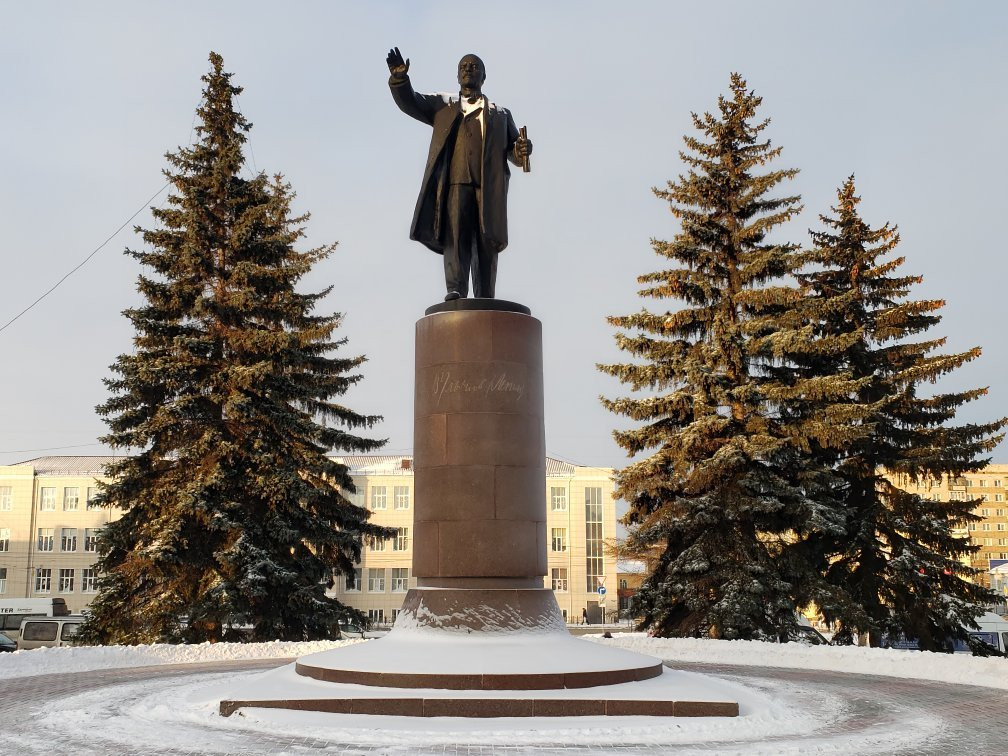 Monument  to V.I. Lenin-鄂木斯克必去景点