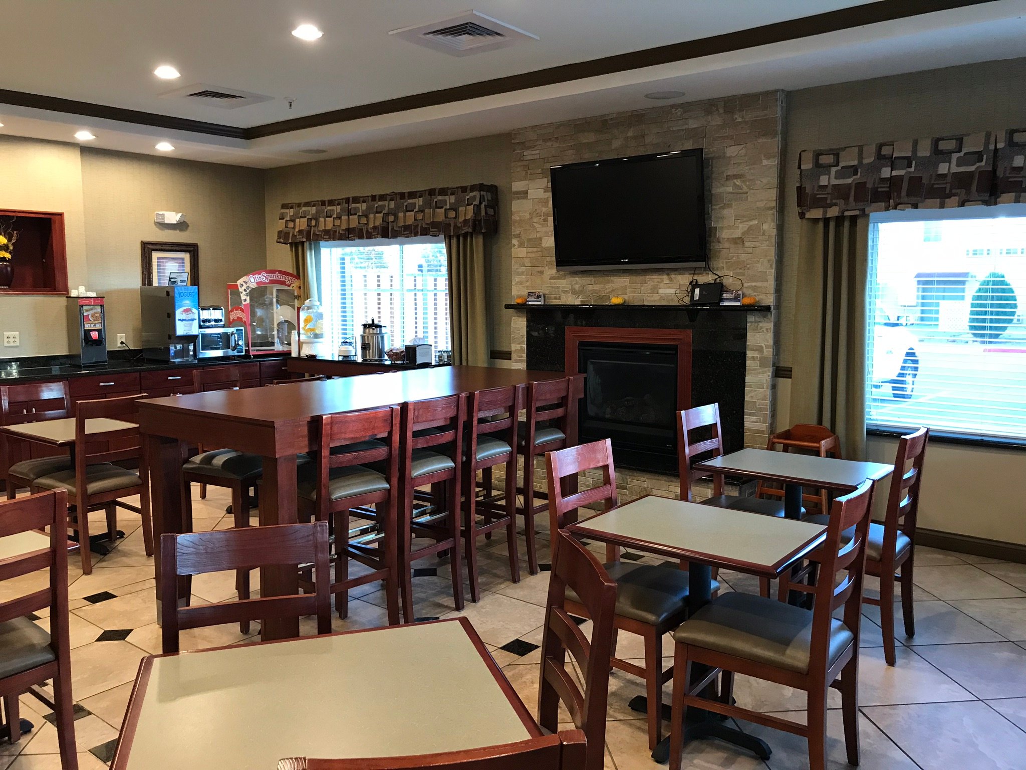 蒙特苏马贝斯特韦斯特优质套房酒店-餐饮
