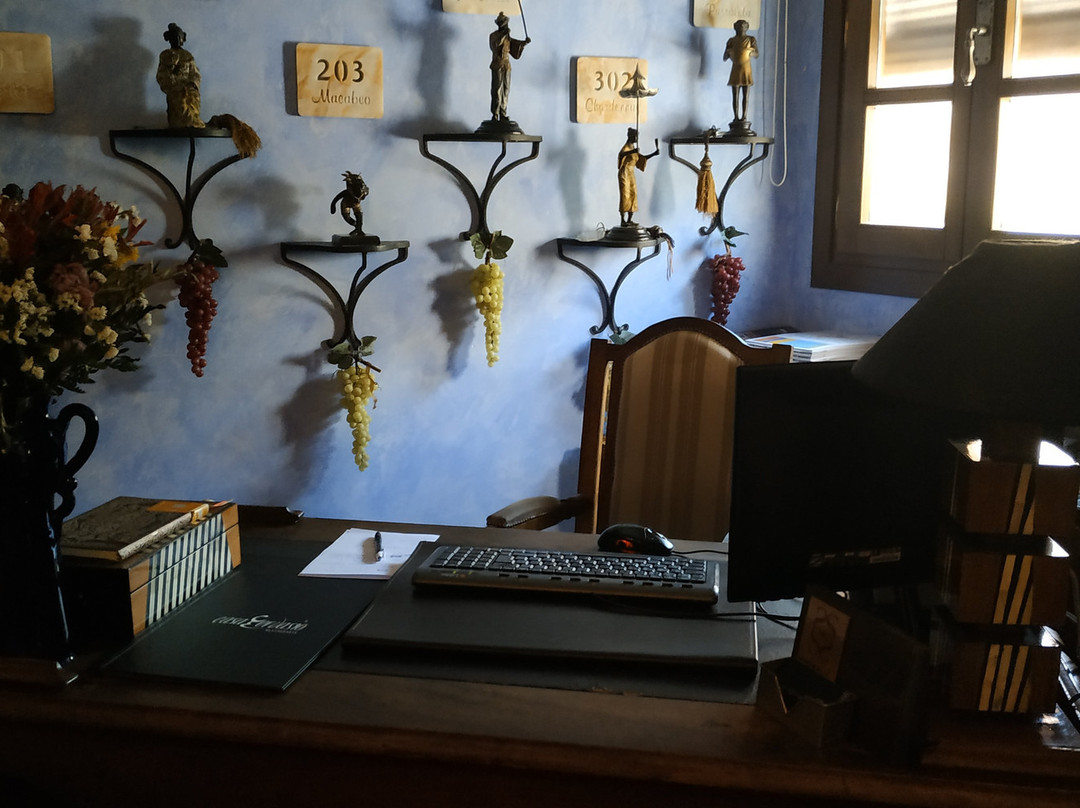 马里贝尔酒店主图