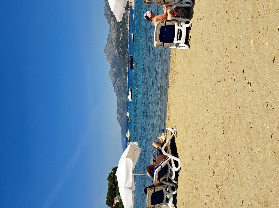 Donje Celo Beach景点图片