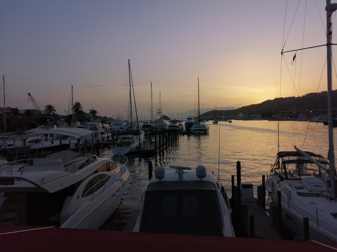 Crews Inn Hotel & Yachting Centre主图