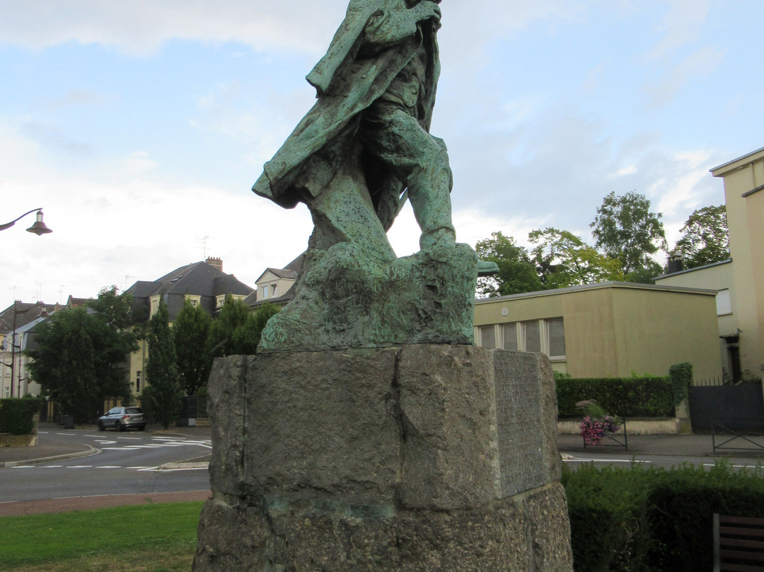 Monument à Victor Hugo-蒂永维尔必去景点