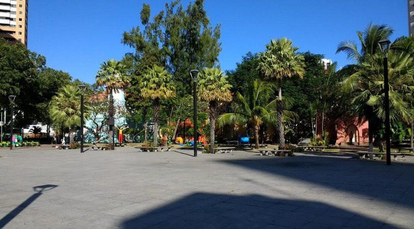 Praça Luíza Távora-福塔莱萨必去景点