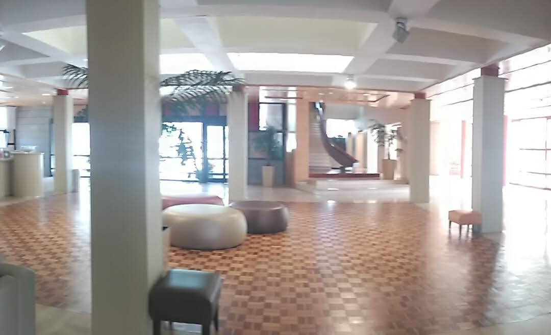 圣克鲁兹学校酒店主图