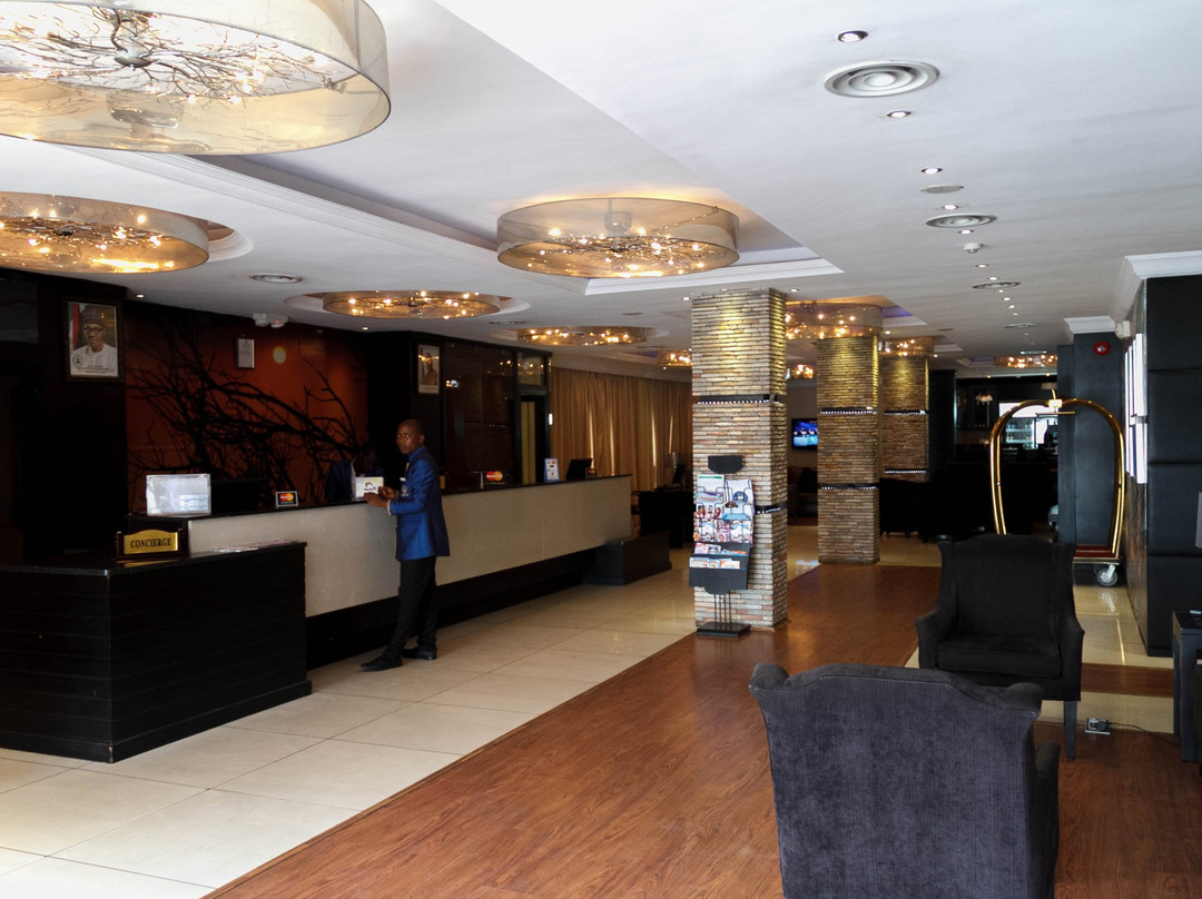 Owu Crown Hotel Ibadan主图