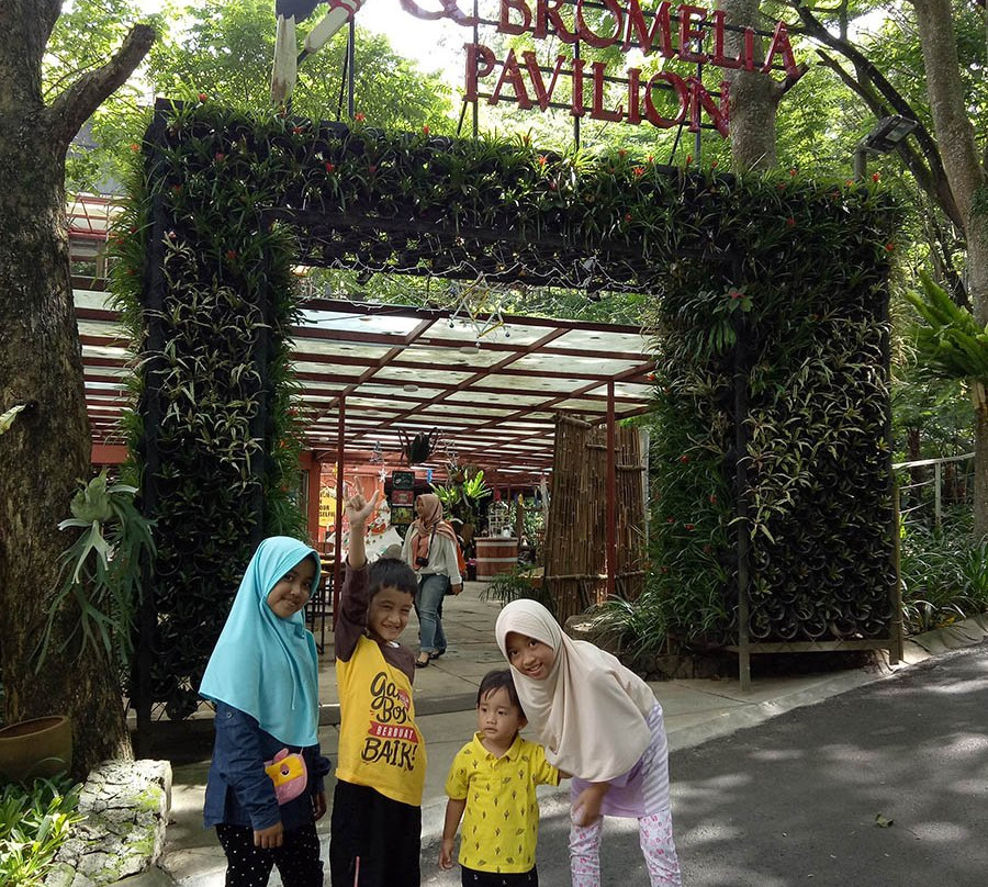 Bird And Bromelia Pavilion-连旺必去景点