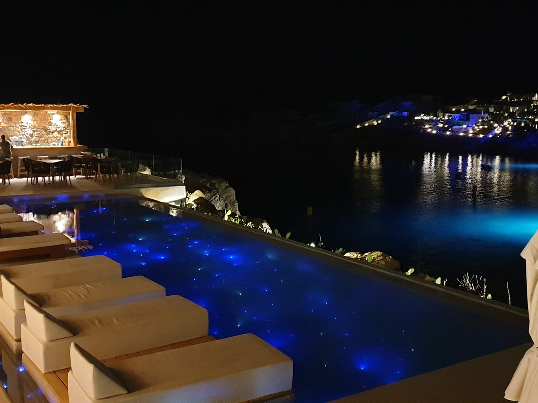 Super Paradise Hotel主图