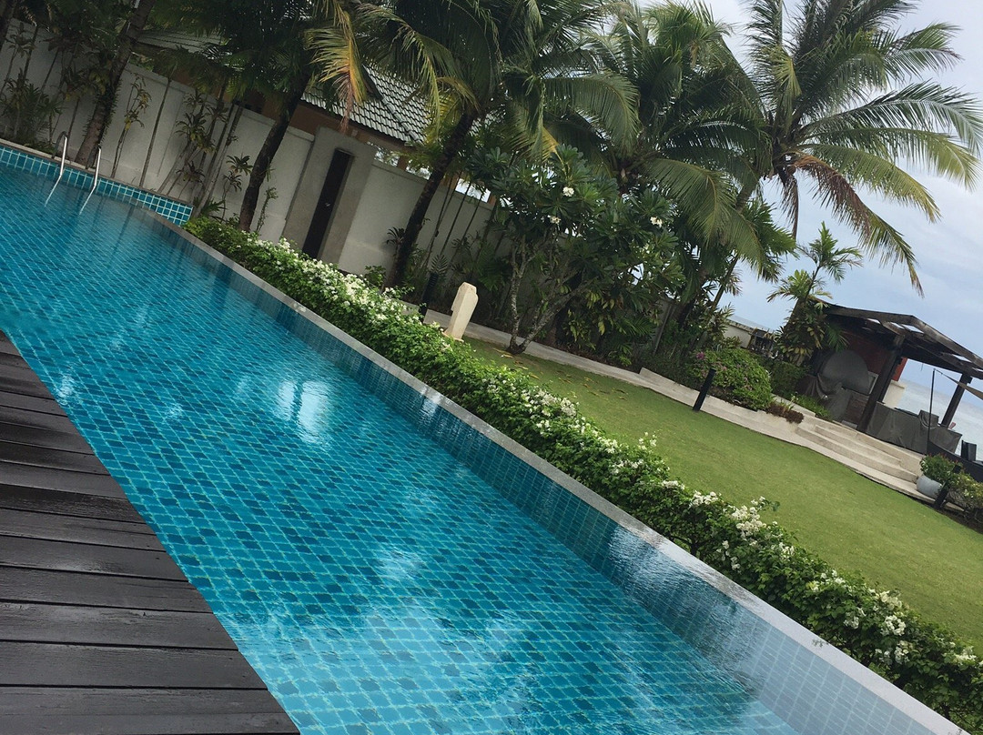 普吉岛海滨大酒店主图