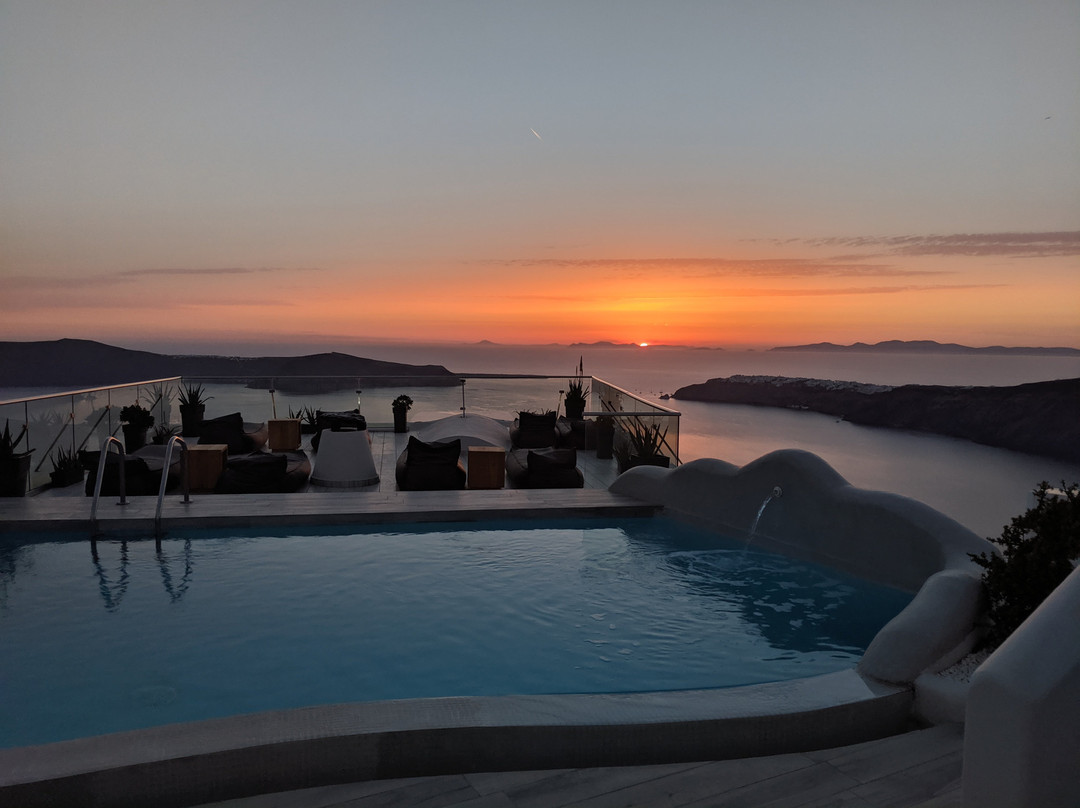 银河套房温泉酒店主图