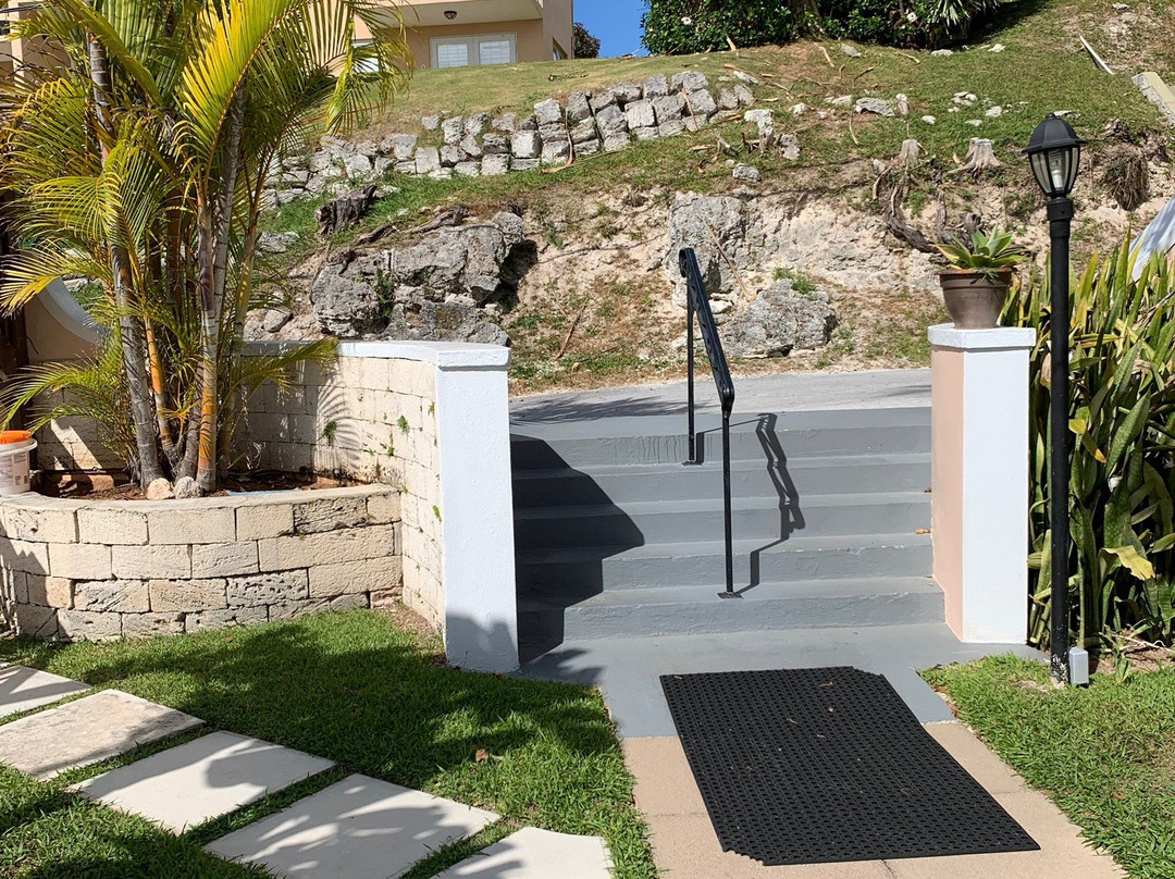 Clairfont Apartments主图