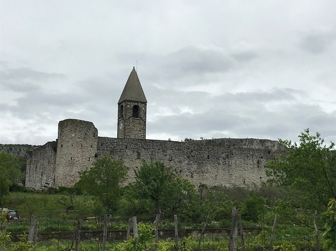 Hrastovlje Church of the Holy Trinity景点图片