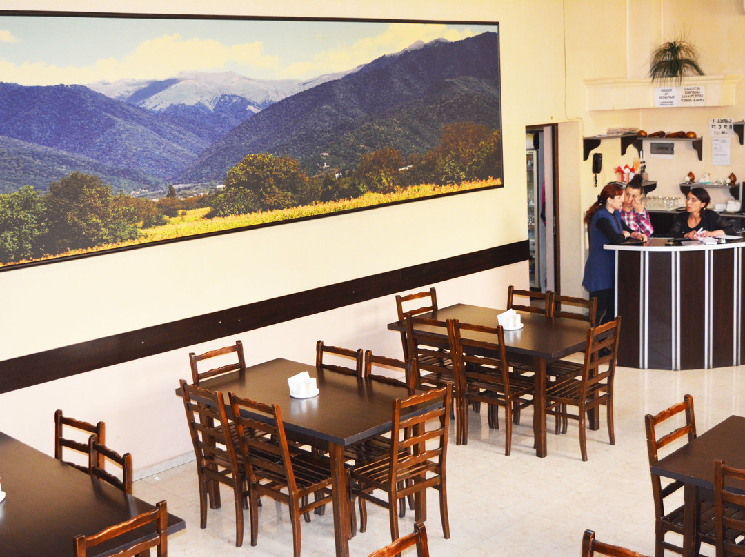 Hotel In The Middle of City主图