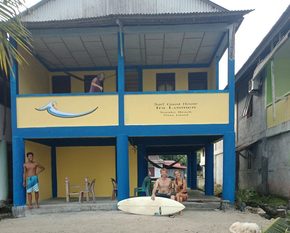 Surf Guest House Ira Losmen