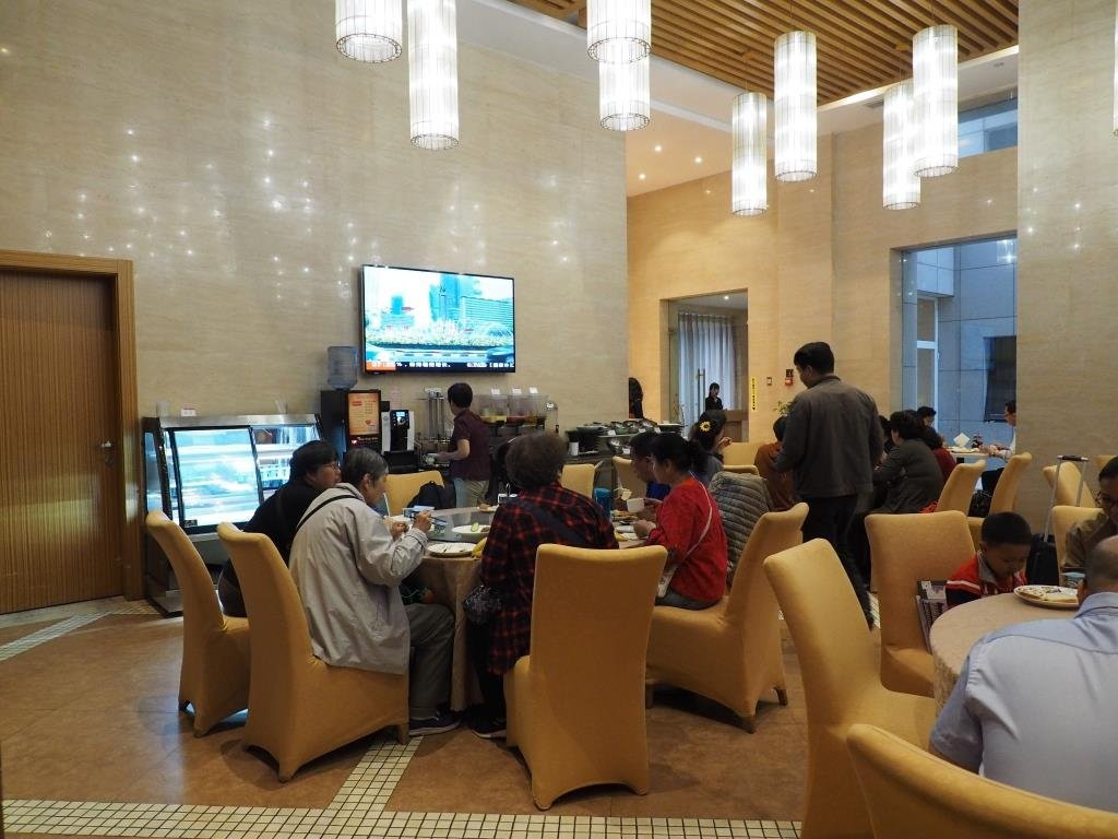 新东苑大酒店主图