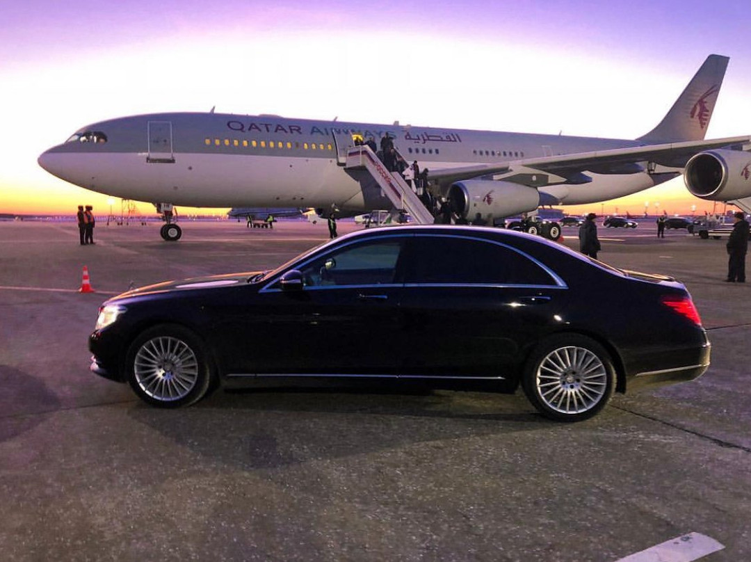 Rent Zeekr 009 with driver-莫斯科必去景点