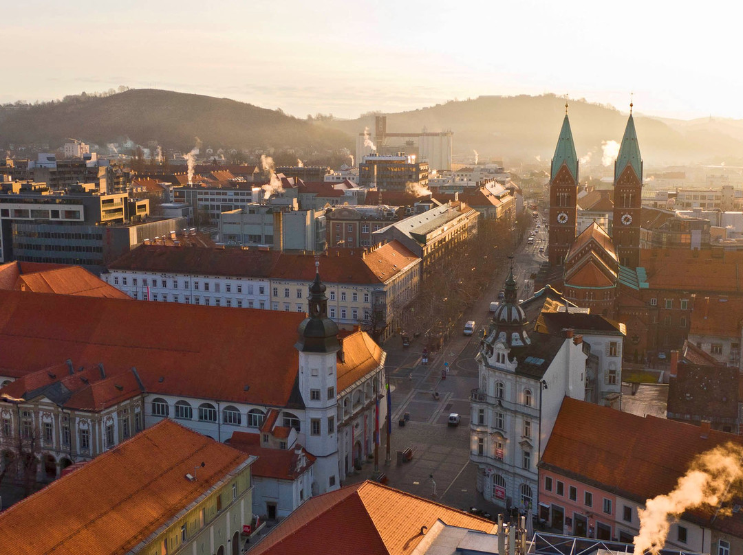 UNI Youth Hostel主图