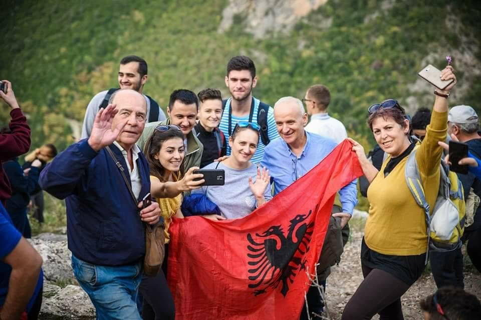 Exploringwithgysi-地拉那必去景点