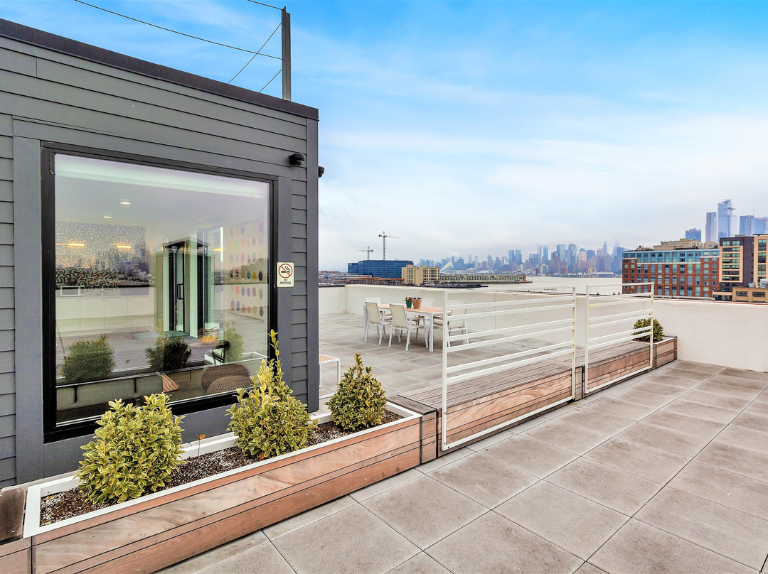 Dharma Home Suites Hoboken at Novia主图