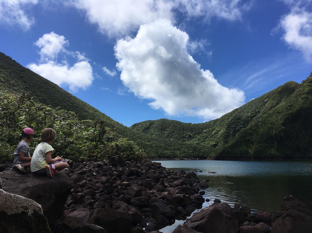 Boeri Lake-Morne Trois Pitons National Park必去景点