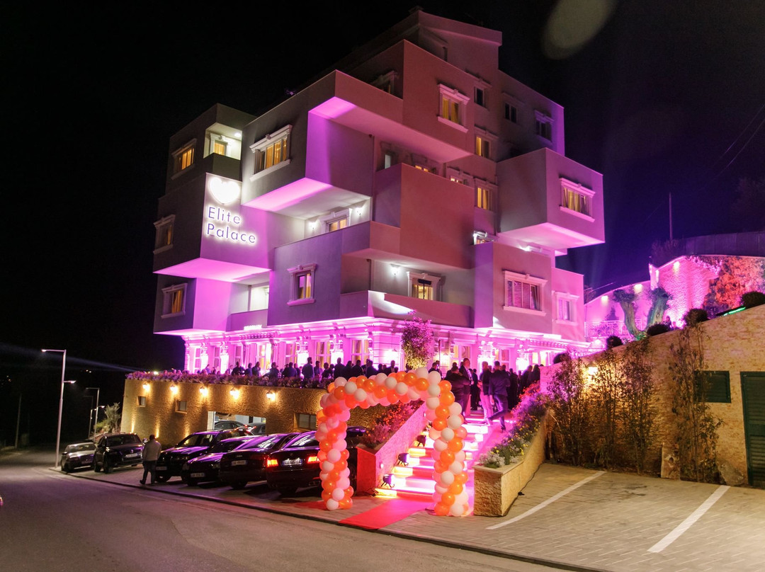 Lanabregas餐馆和美食-Elite Palace