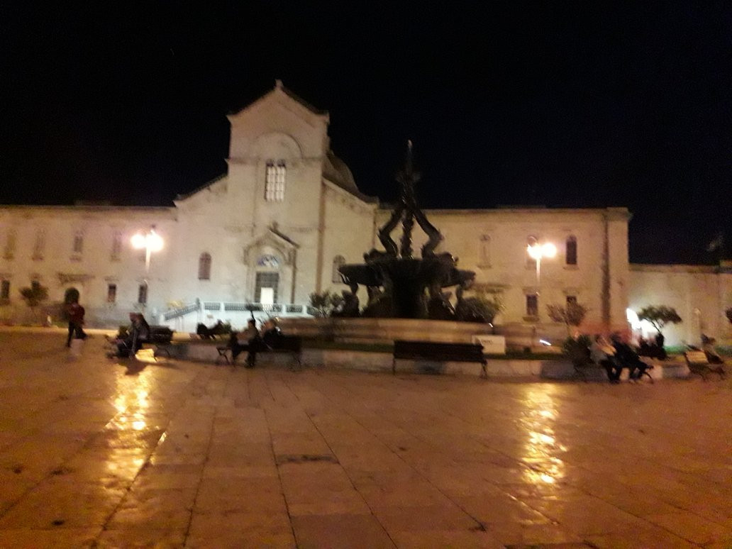 Piazza Vittorio Emanuele II-Giovinazzo必去景点