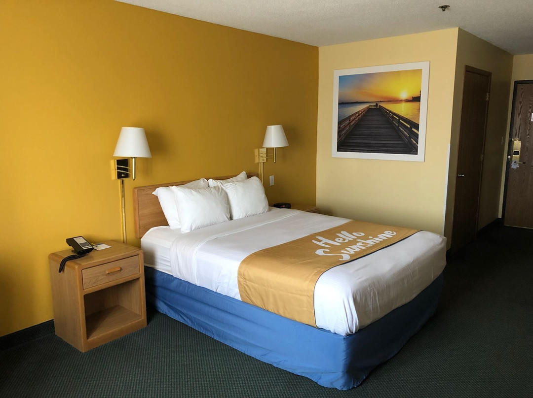 Days Inn by Wyndham Colby主图