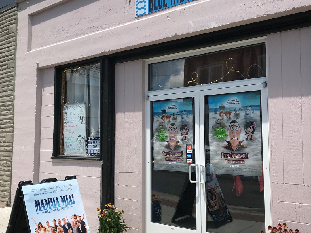 Blue Ridge Movie Lounge-West Jefferson必去景点