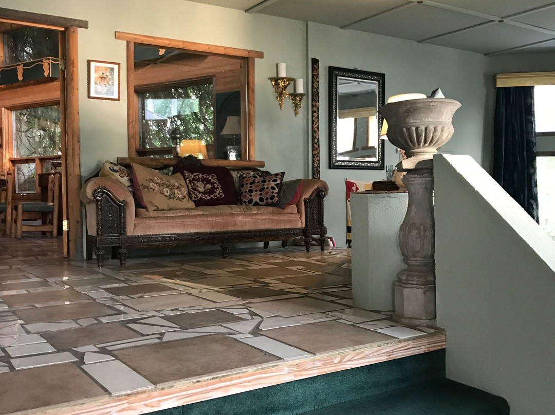 God's Mountain Estate主图