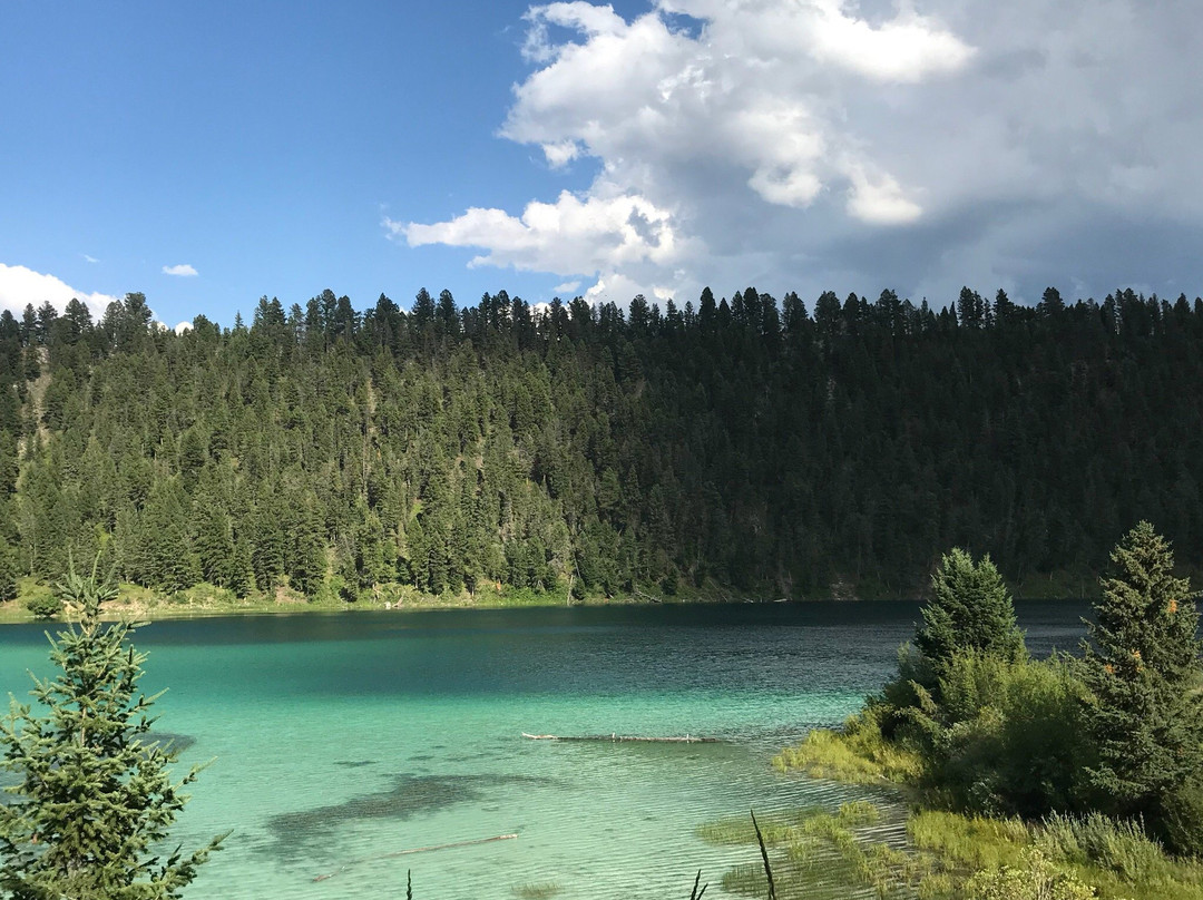 Wade Lake景点图片