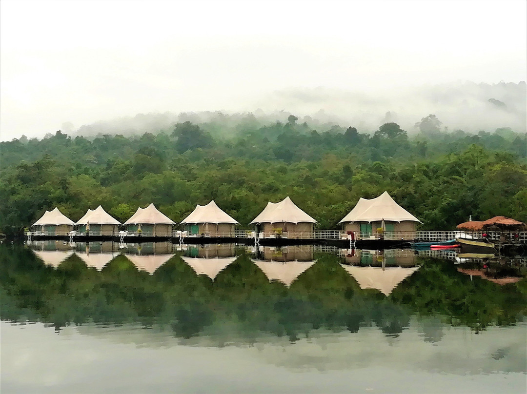 四河流浮动寄宿酒店主图