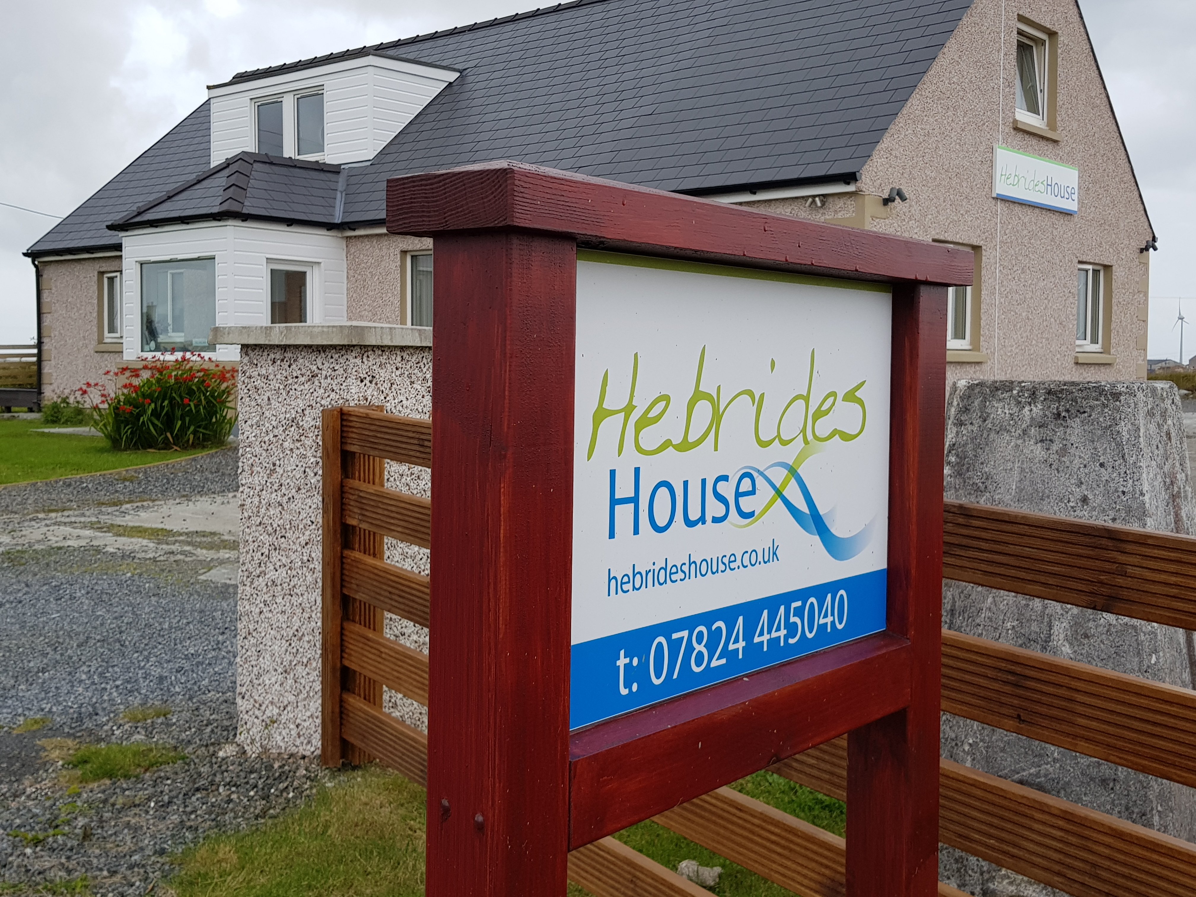Hebrides House-官方