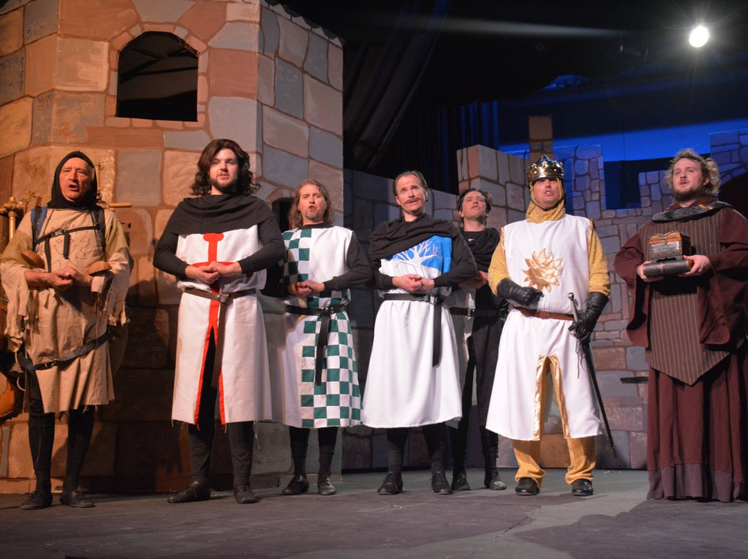 Jesters Dinner Theatre-朗蒙特必去景点