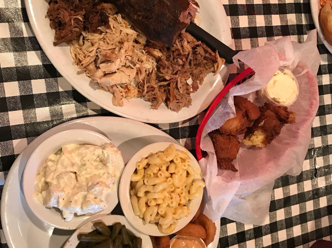 Teays Valley餐馆和美食-Barnyard BBQ