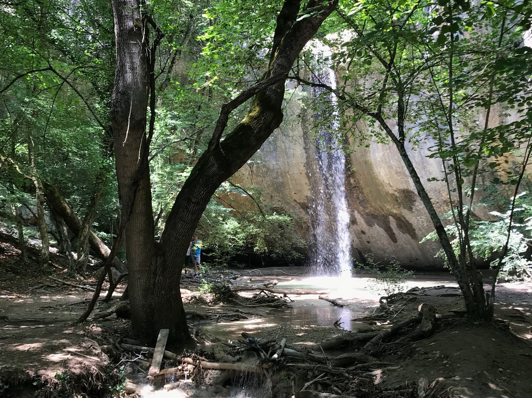 Kozyrek Waterfall景点图片