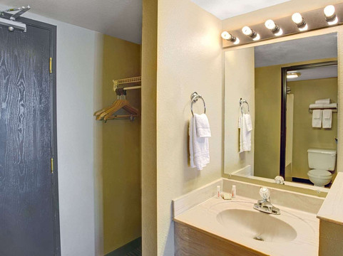 卡萨格兰德温德姆速8酒店主图