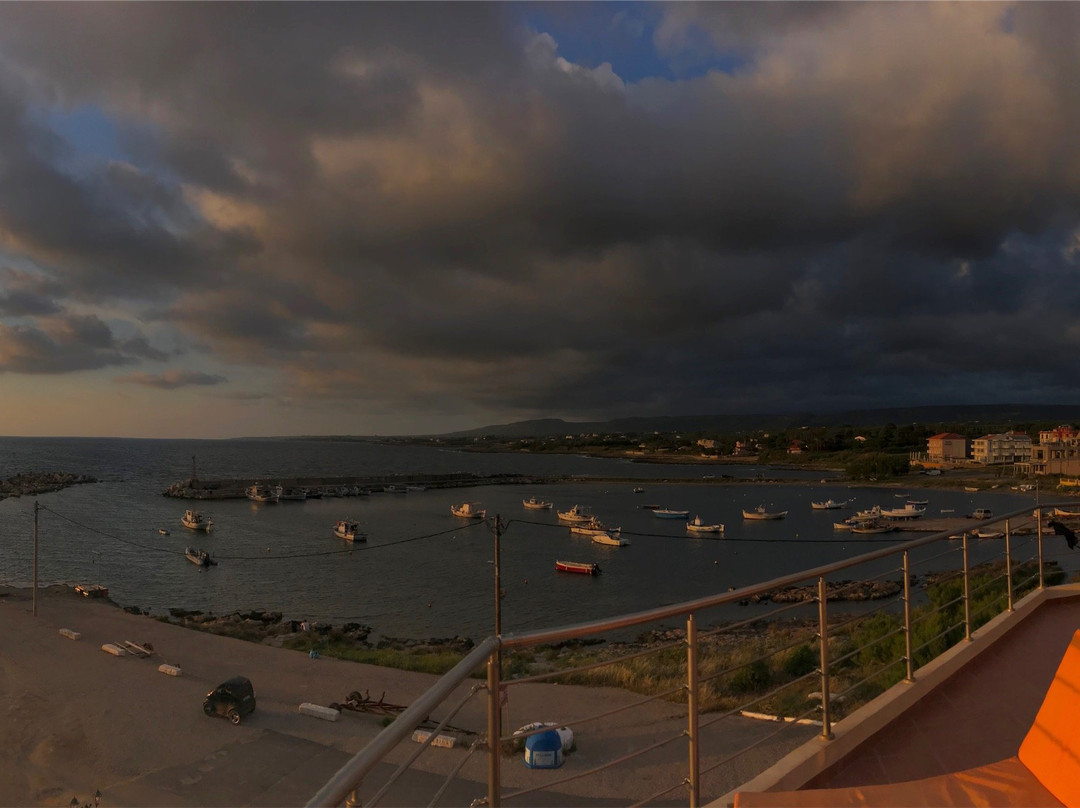 Faros Luxury Suites主图