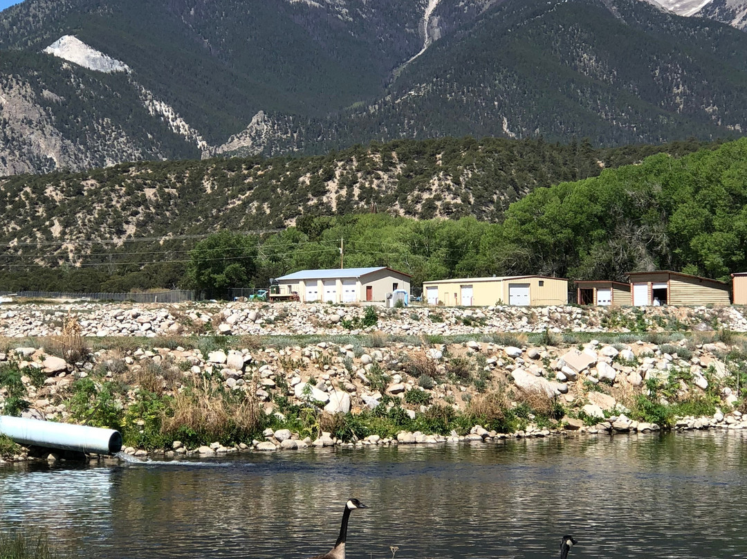 Chalk Cliff Fish Hatchery-Nathrop必去景点