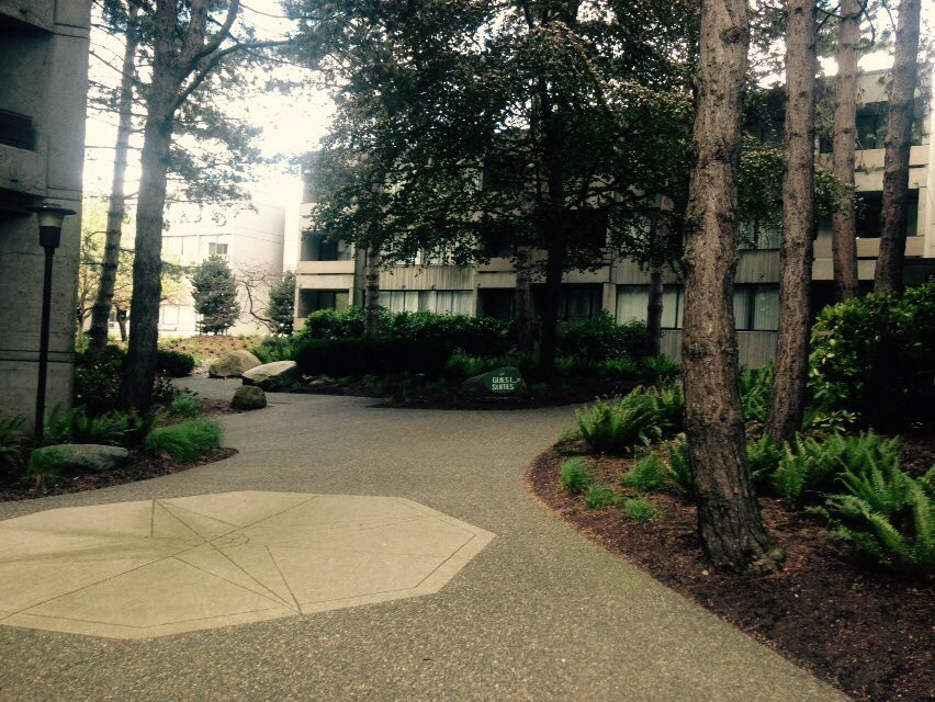 UBC西海岸套房酒店主图