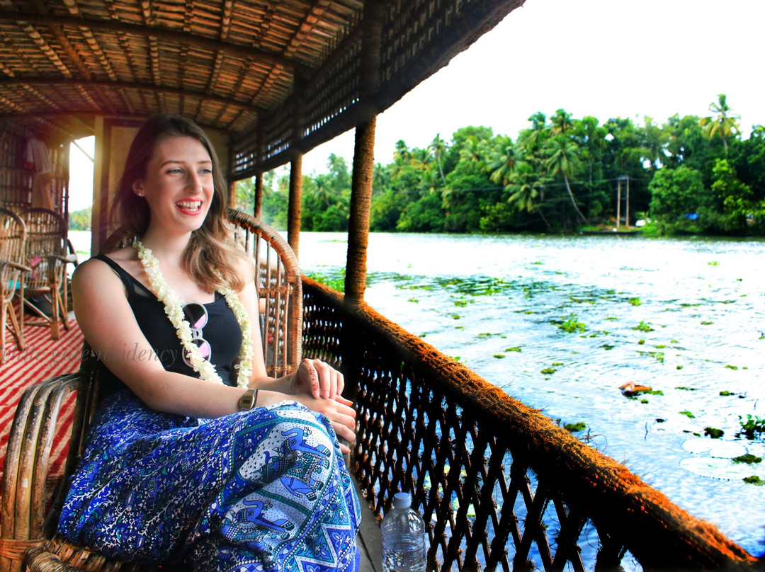 White Gate Residency主图