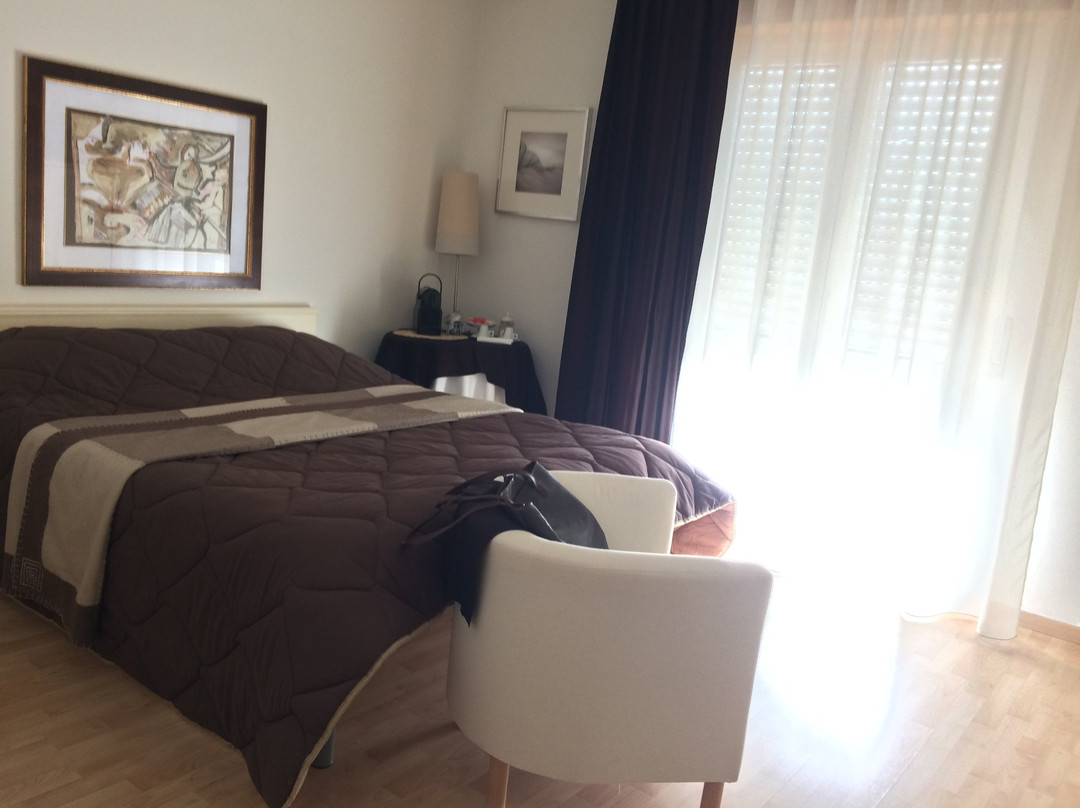 Maisonne Antoinette主图