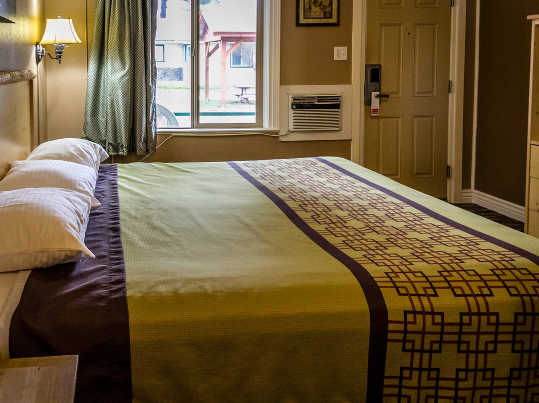 Green Gables Motel & Suites主图