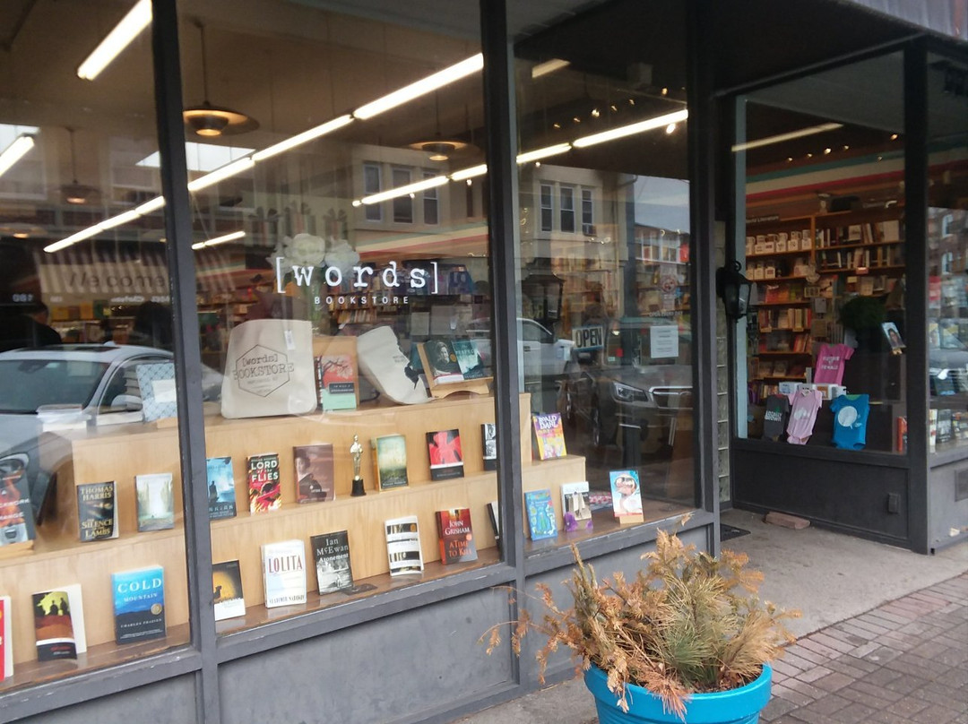 Words Bookstore-Maplewood必去景点