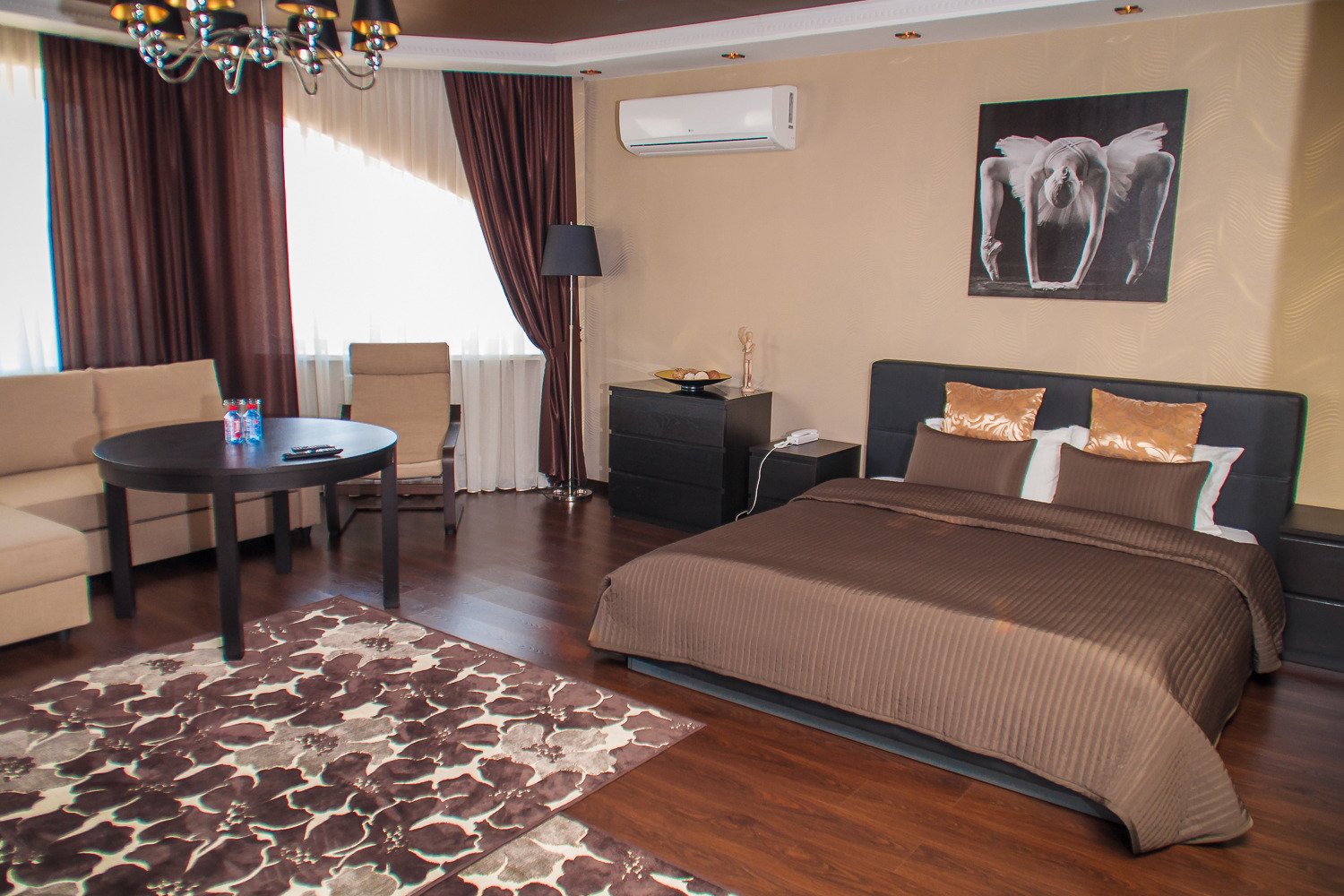 Royal Castle Hotel-官方