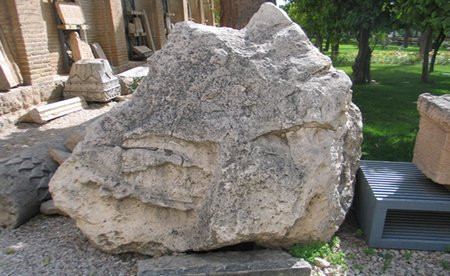The Stone (Haft-Tanan) Museum景点图片
