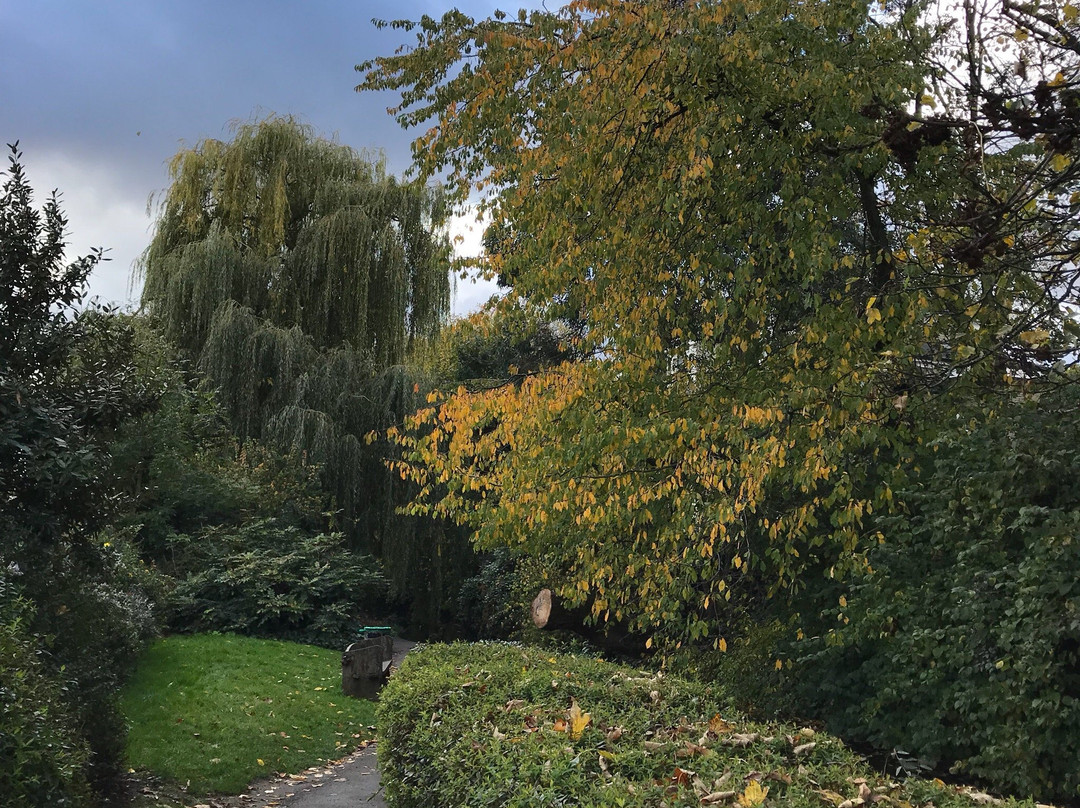 Wood Green旅游景点-New River Walk