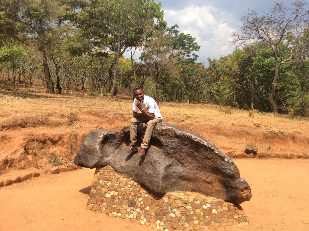 Mbozi Meteorite-姆贝亚必去景点