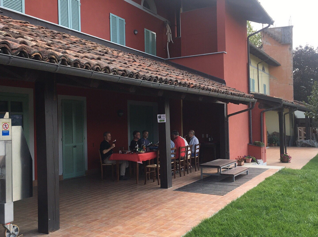 Castiglione Falletto旅游景点-Azienda Agricola Cascina Pugnane S.S. dei F.lli Ghisolfi